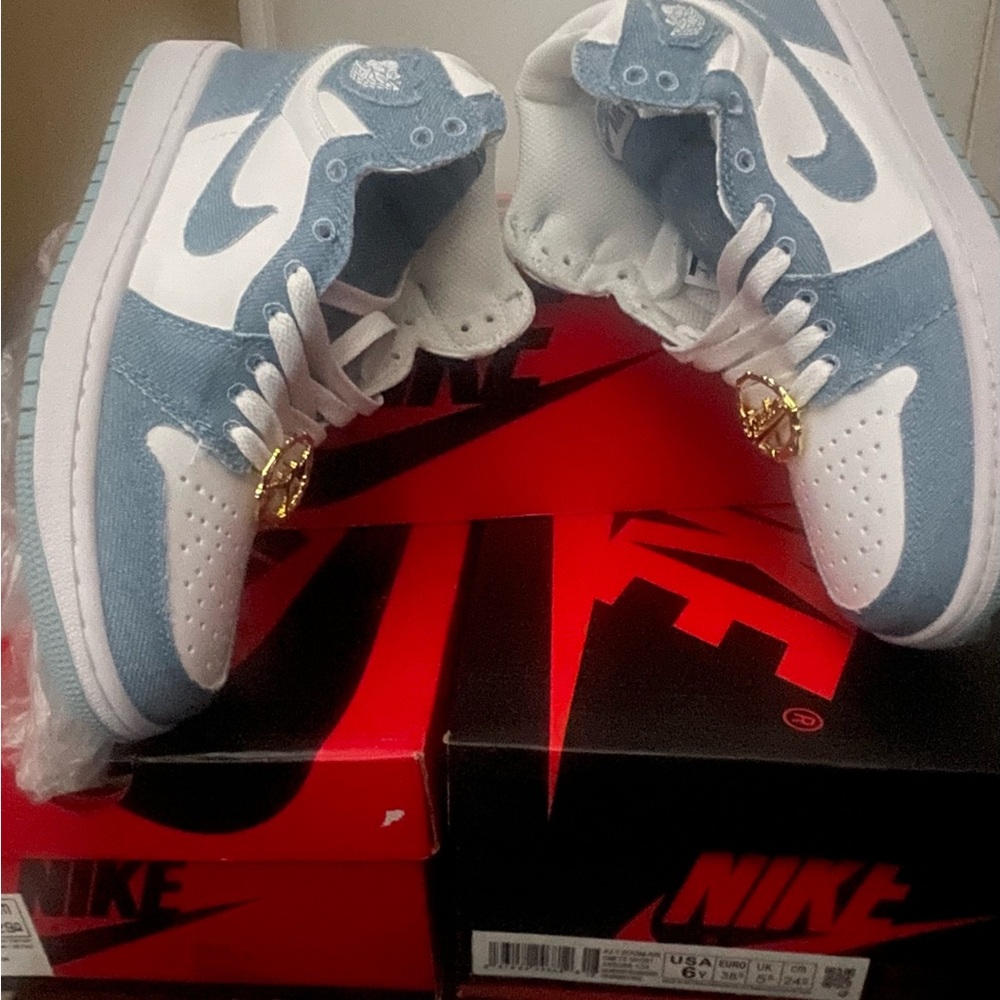 Air Jordan 1 Retro High OG ‘Denim’ Iconic Sneaker